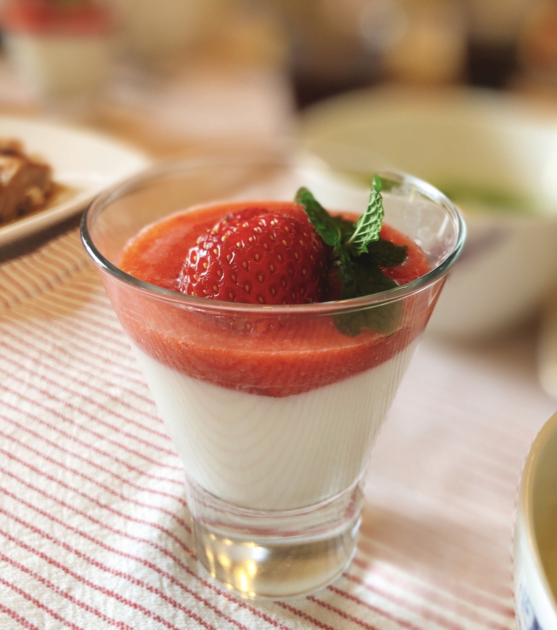いちごのムースの画像